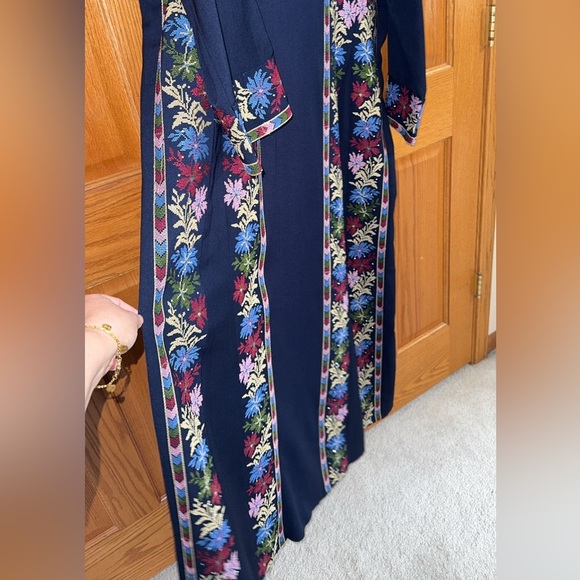 Women’s Thobe Plus Size 6 (4X - 5X) Middle East Dress Navy Blue Embroidered NEW - Picture 12 of 14